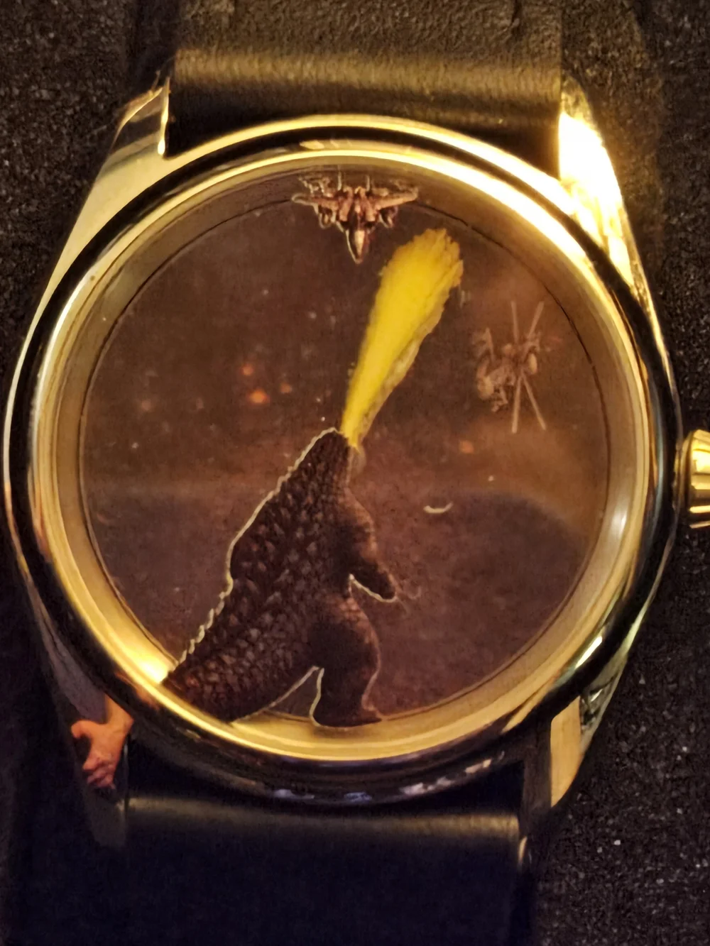 Benlywatch Gold-Tone Round Dial Black Leather Strap Watch